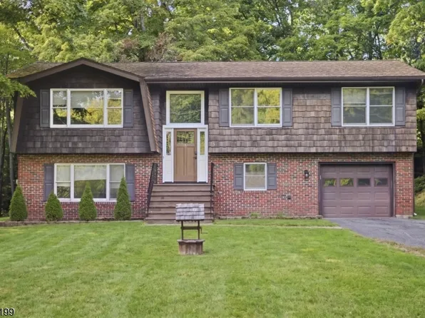 52 Lounsberry Hollow Rd, Vernon Twp., NJ 07461