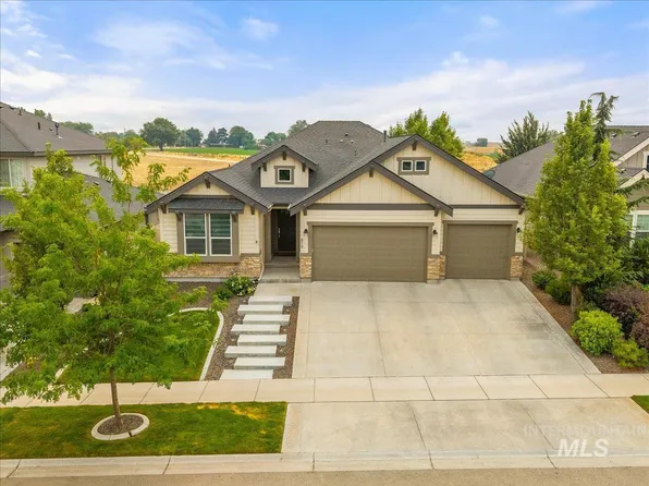 819 E Crest Ridge Dr, Meridian, ID 83642