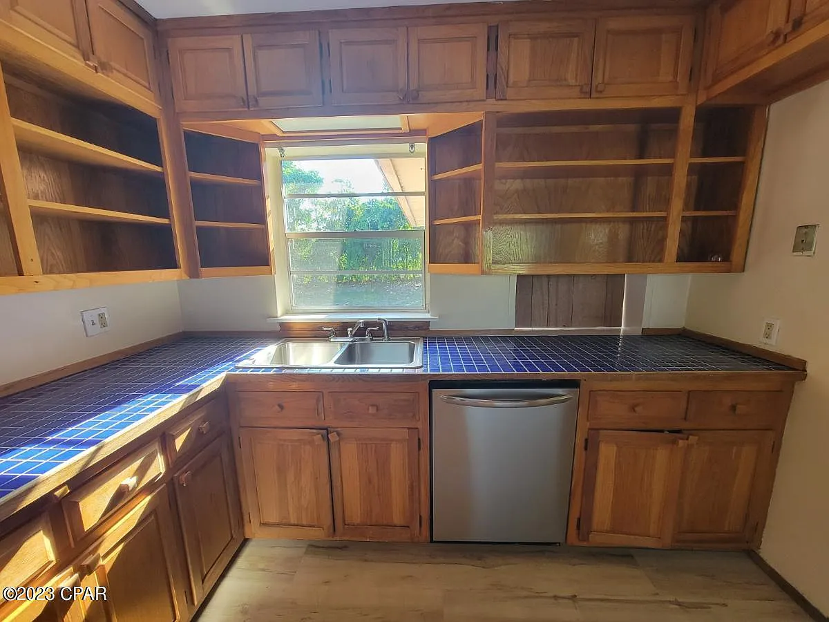 4 bed, 1824 sqft, $1,850 — Photo 3