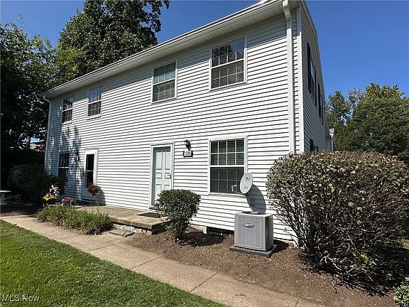 3rd image of 1399 Munroe Falls Ave