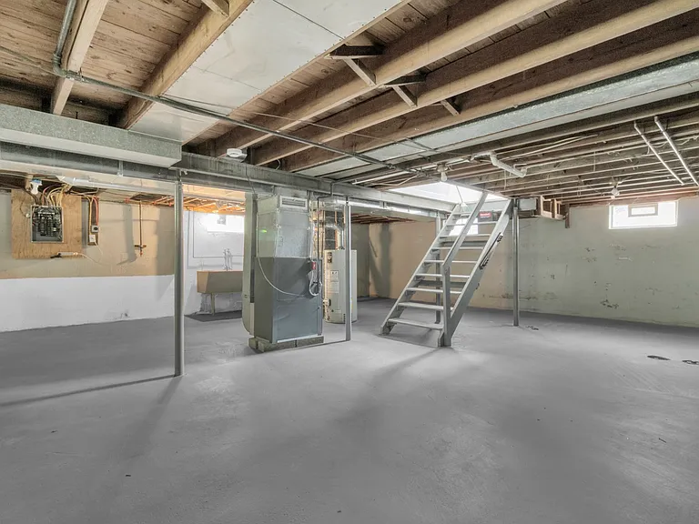 142 Stevenson Blvd — Photo 23