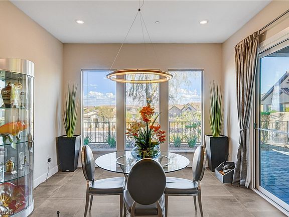 5th image of 22 Desert Ivy Ln