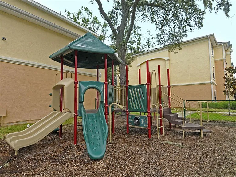 Lake Kathy Apartments — Photo 20