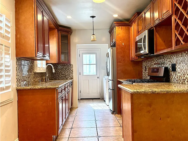6517 White Oak Ave — Photo 7