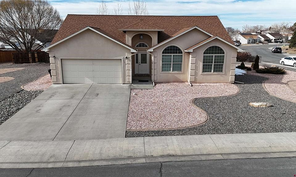 1st image of 3215 Meadows Parkway