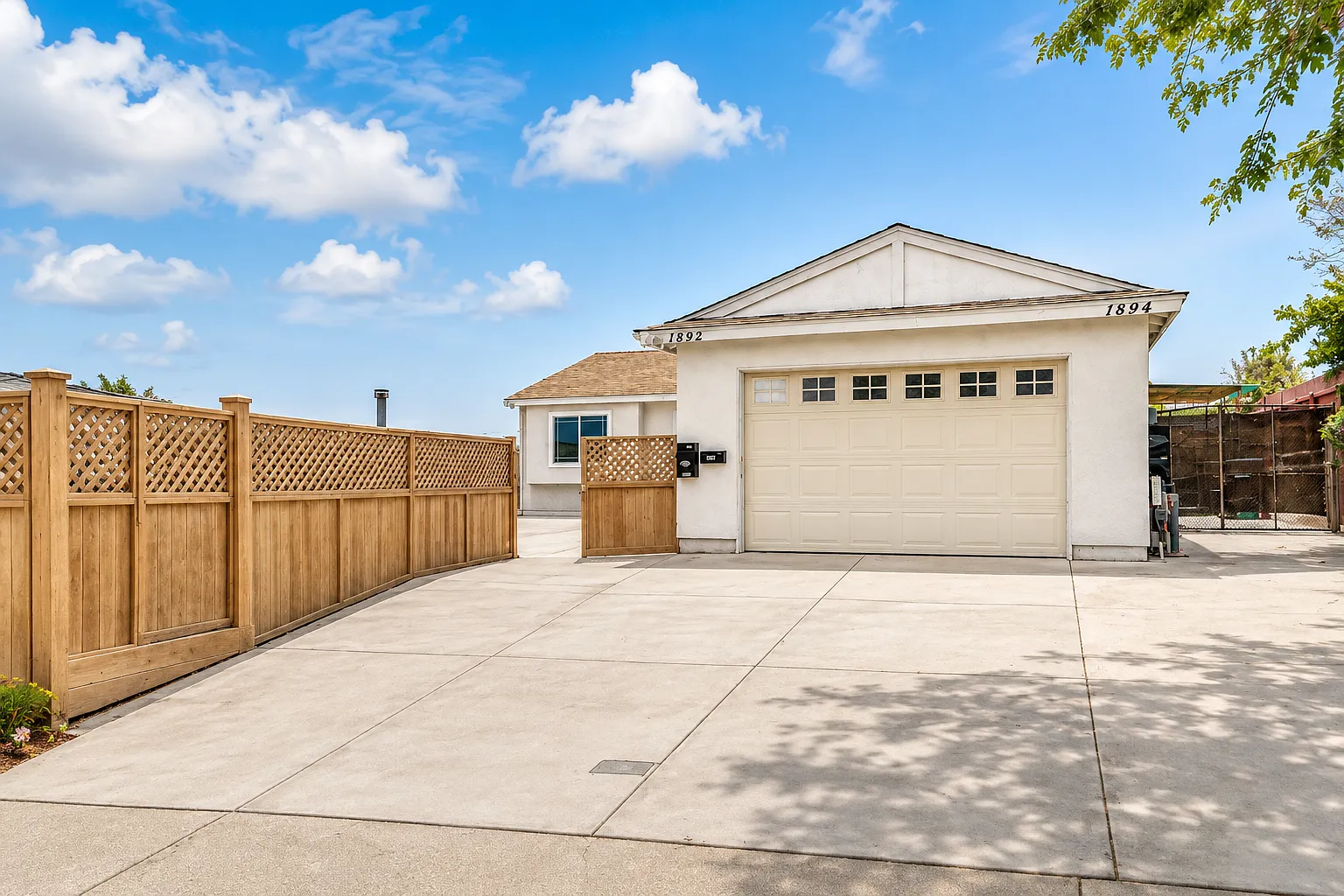 4 bed, 1250 sqft, $3,900 — Photo 1
