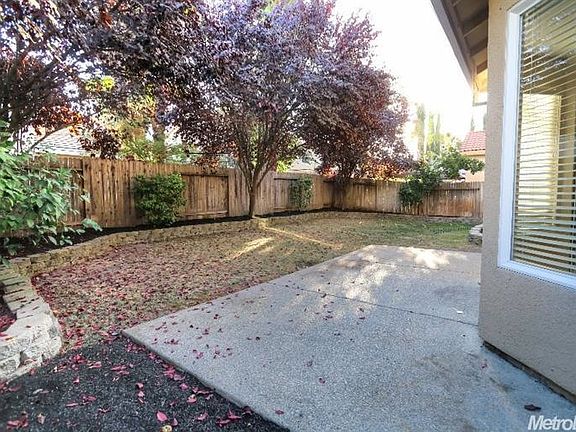 4th image of 2129 Blackridge Ave