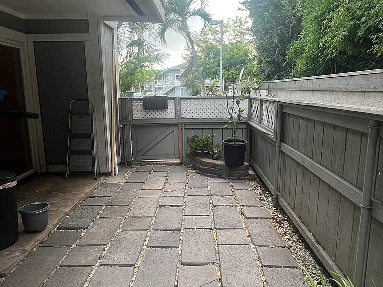 447 Mananai Pl #C — Photo 12
