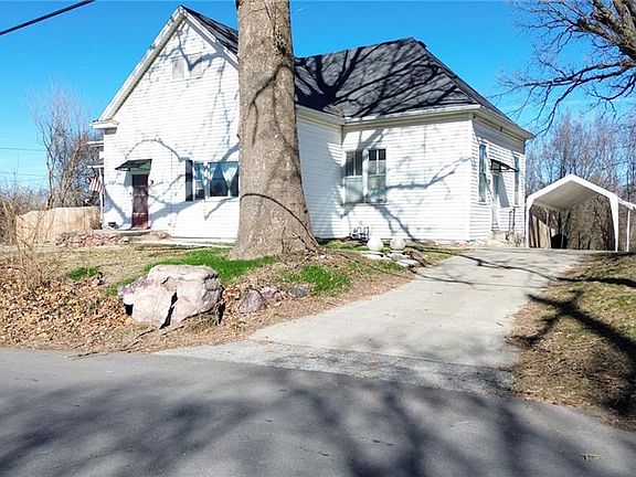 3rd image of 903 Cook Rd