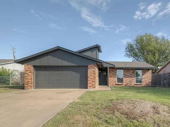 6023 SW Atterbury Dr, Lawton, OK 73505