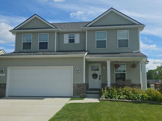 683 Goldfinch Ln, Milan, MI 48160
