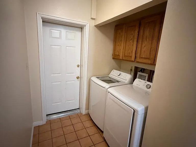 479 S Palisade Dr — Photo 16