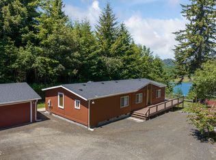 231 E Darkey Creek Rd, Waldport, OR 97394
