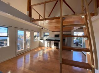 2116 Kew Dr, Los Angeles, CA 90046