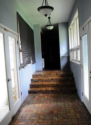 3rd image of 105 Heritage Dr