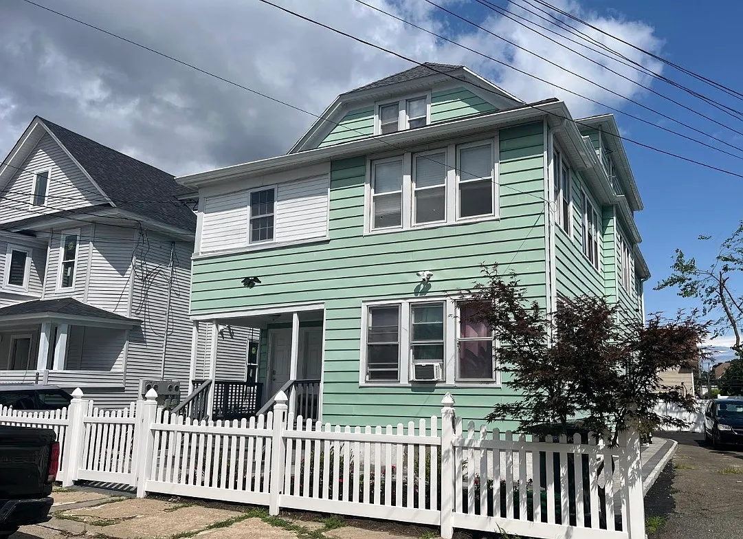 744 Park St — Photo 1
