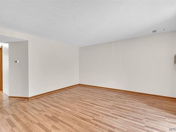 2nd image of 11 E Sunmist Sq