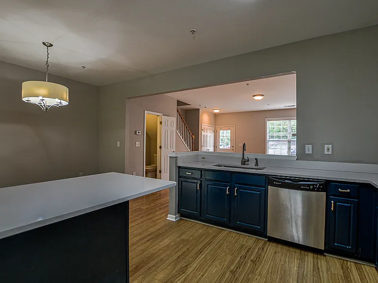 2716 Ashleigh Ln — Photo 11