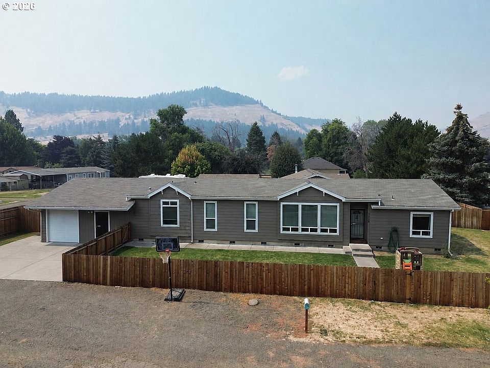 1st image of 3008 N 1st St