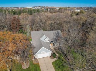 1608 Dover Dr, Waunakee, WI 53597