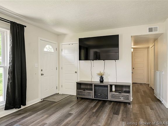 5th image of 310 Lynn Lane