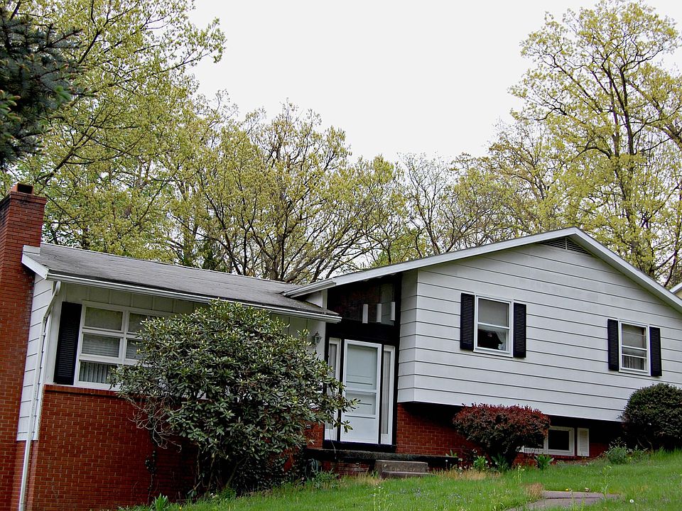 1st image of 519 Hill St S