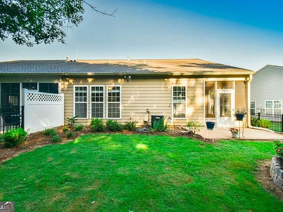3rd image of 6136 Longleaf Dr