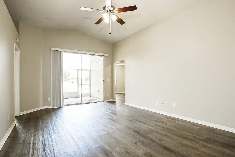 3 bed, 2.0 bath, 1255 sqft, $3,030 — Photo 3