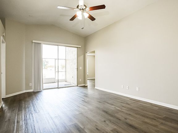 3rd image of 1525 Sunset View Cir