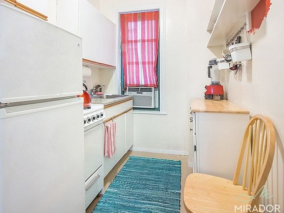 2nd image of 542 E 79th St APT 5F