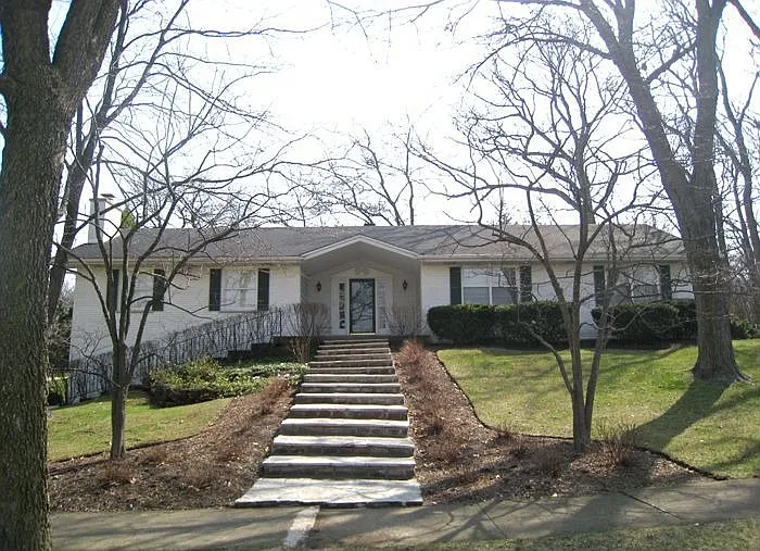 555 Cherokee Rd photo 1