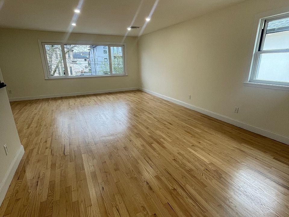 1st image of 160 Laconia Ave Floor 2