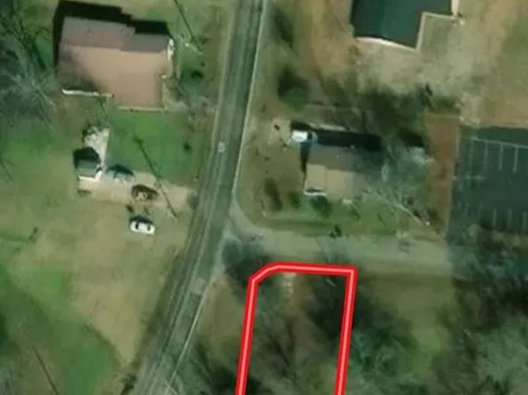 102 Dotson St, De Kalb, TX 75559
