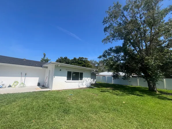 1912 37th St W, Bradenton, FL 34205