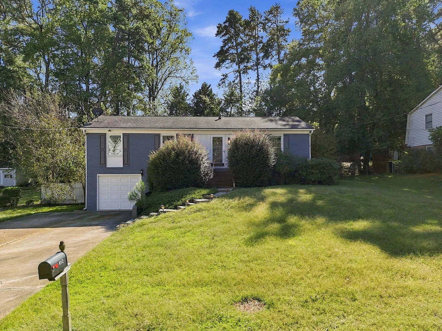3 bed, 1872 sqft, $3,000 — Photo 2