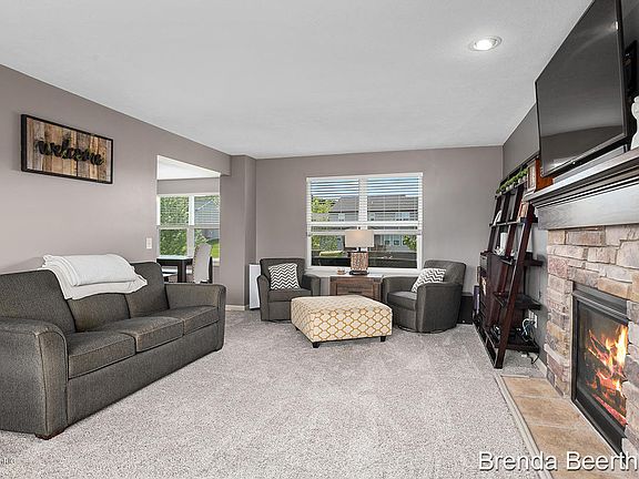 5th image of 573 Park Place Dr NE