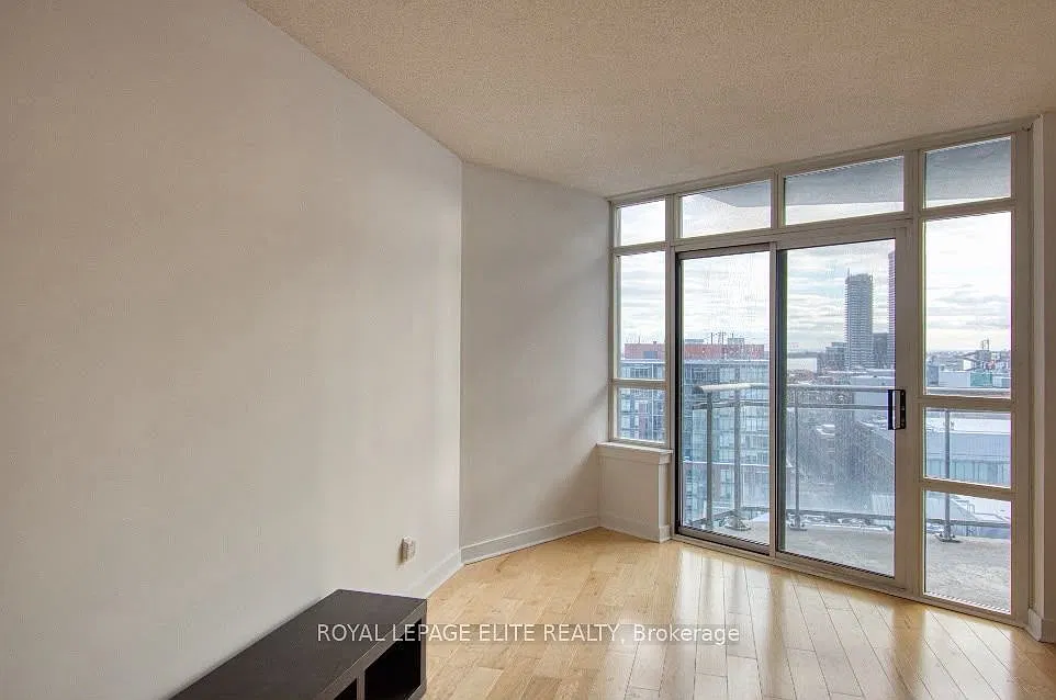 255 Richmond St E — Photo 3