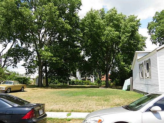3rd image of 509-511 W Franklin St