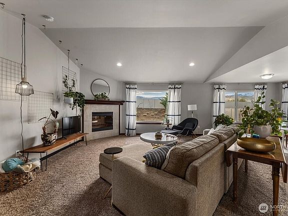 5th image of 2164 Maryhill St. SE