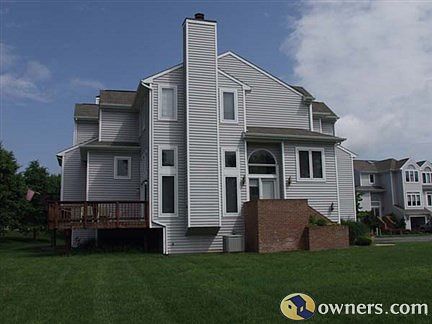 End Unit Side Entrance View