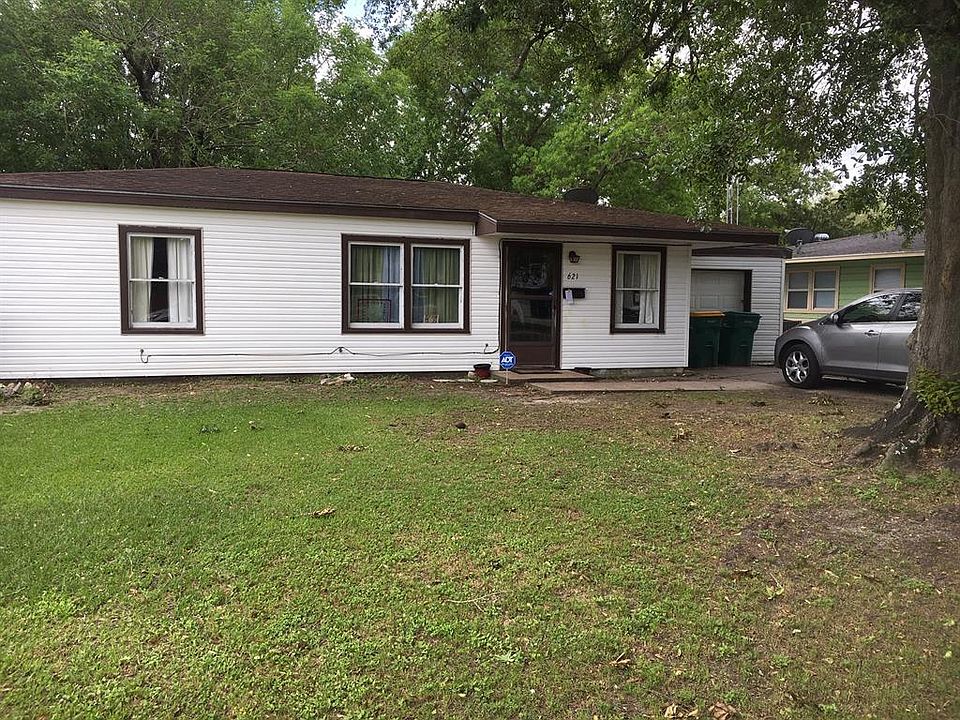 1st image of 612 Honeysuckle Dr