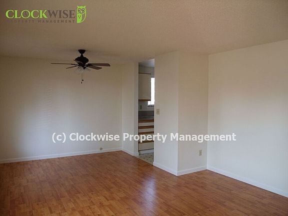 3rd image of 907 S 94th St