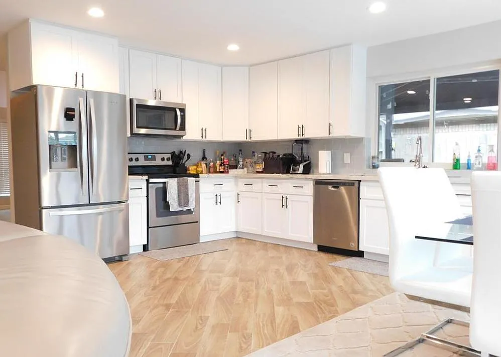 15823 Brookford Dr — Photo 3