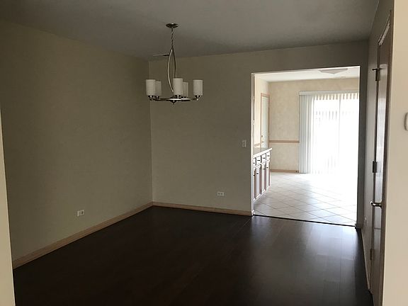 3rd image of 5729 N Cicero Ave #3B
