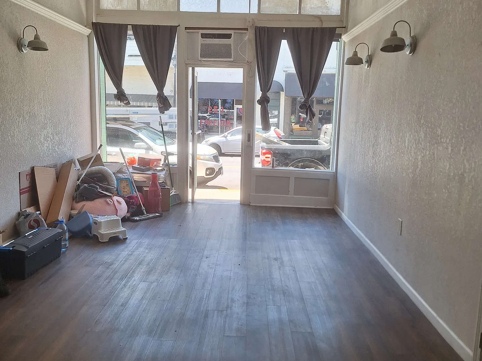1 bed, 1.5 bath, 1500 sqft, $1,600 — Photo 2