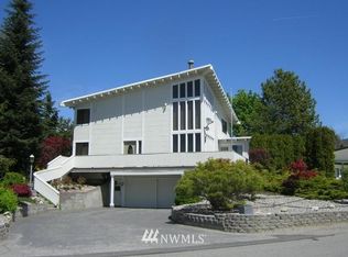 807 Golf Course Dr, Chelan, WA 98816