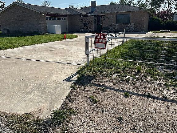 2nd image of 610 Clouse Dr