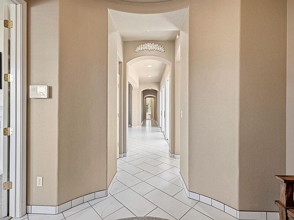 5th image of 751 Hawkcrest Cir