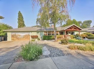 954 NE 9th St, Grants Pass, OR 97526