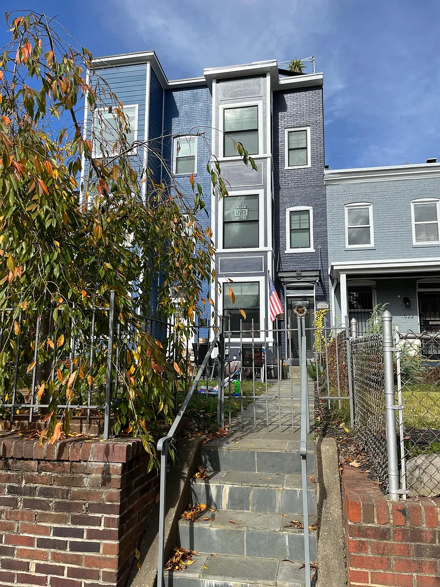 1520 N Carolina Ave NE photo 1